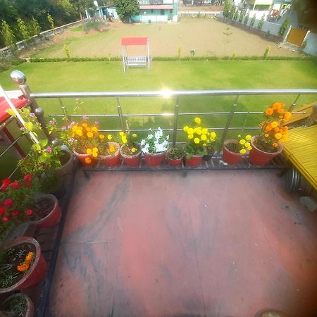 Nandini Homestay Dehradun Bagian luar foto