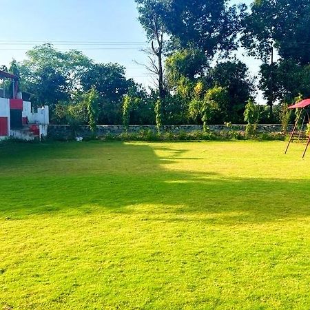 Nandini Homestay Dehradun Bagian luar foto