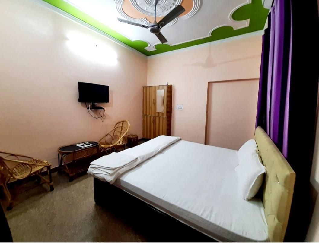 Nandini Homestay Dehradun Bagian luar foto