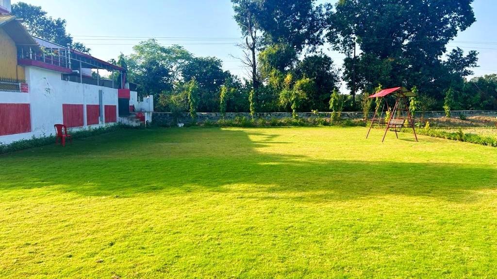 Nandini Homestay Dehradun Bagian luar foto