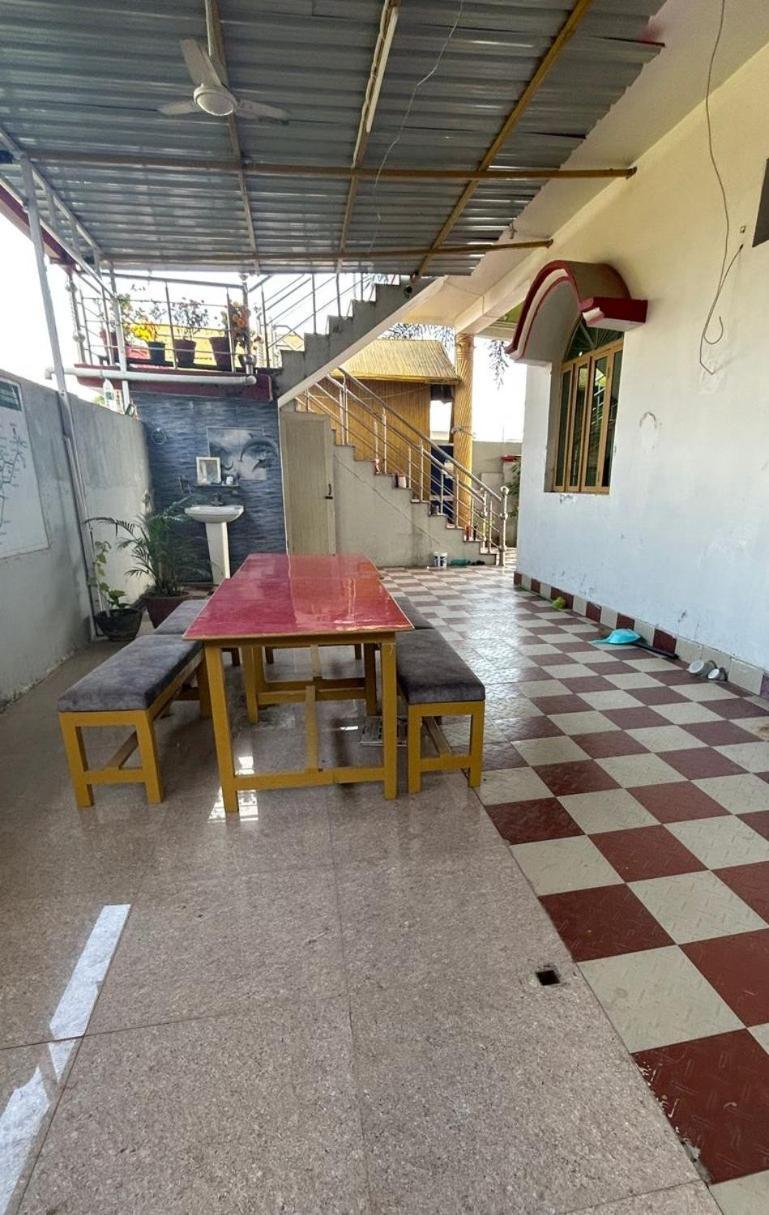 Nandini Homestay Dehradun Bagian luar foto